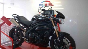 Triumph Speed Triple - agence PERFORMANCE BIKE - Dampremy